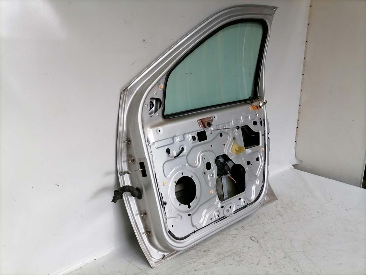 Dacia Logan MCV Bj.2009 original T&uuml;r vorn rechts Silber Bj.2009